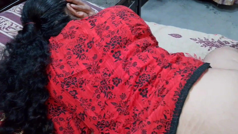 QueenbeautyQB: The Younger Stepbrother Secretly Left the Elder Stepsister Lying Nearby