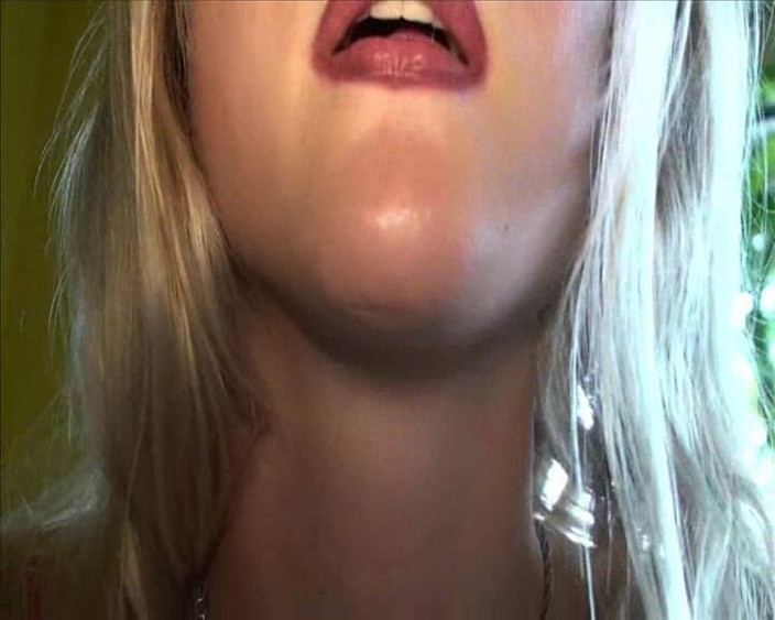 Blondehexe: अपना मुंह खोलो, तुम घूमते हो