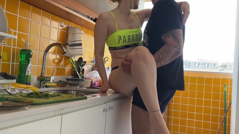 Spacenintenda: Mon demi-frère m’apprend à cuisiner, baisers, baiser à sec