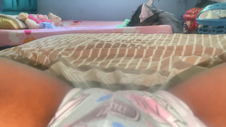omairaberbatov: Buceta apertada da vizinha, ela me envia vídeo sem o...