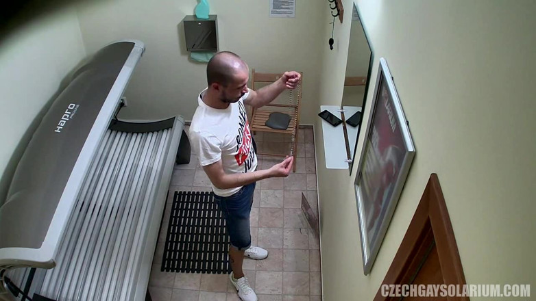 Czech Gay Solarium: Cehi gay solar 15 armăsar chel Buff prins complet expus