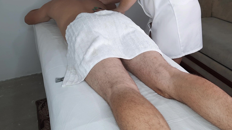 Viktoria_sekret: Une vraie masseuse se fait baiser par un inconnu