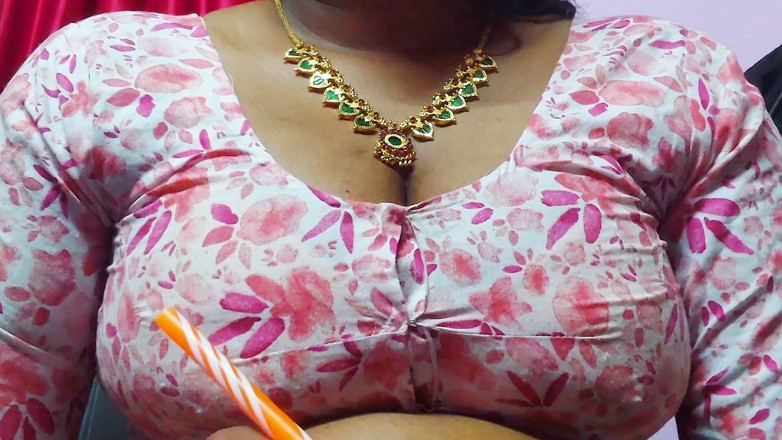 Desi Mohini: Гаряча індійська мачуха мого друга, порно х