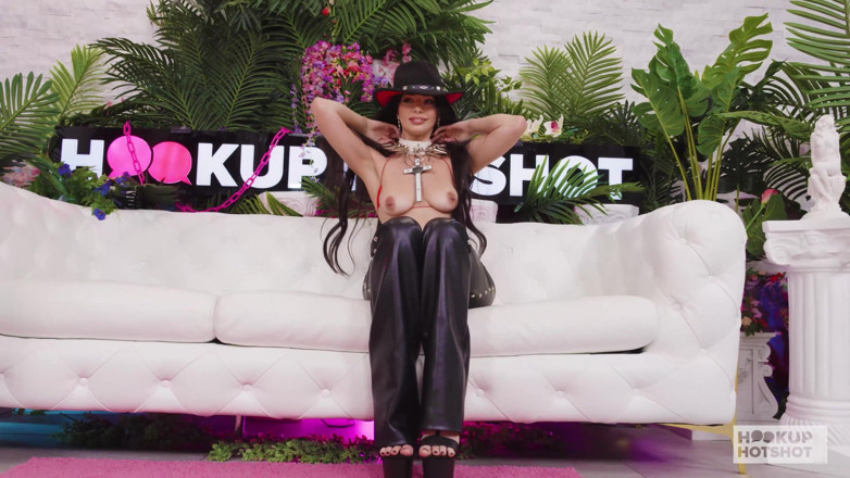 Hookup Hotshot: ASTERIA JADE KRIJGT NADE NADE NASTY'S DIKKE LUL IN ALLE...