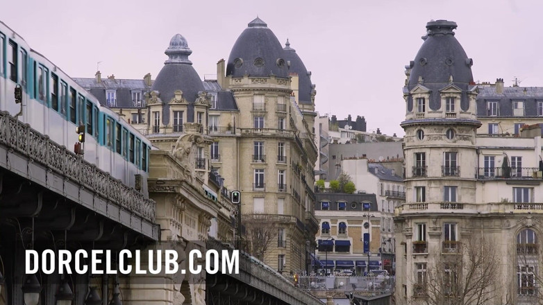 Dorcel Club: Muhteşem Claire Castel ile BDSM grup seks partisi