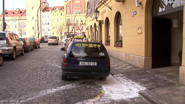 Babe Stare: Dvě lesbičky jsou dole pro nějakého dobrého ptáka!