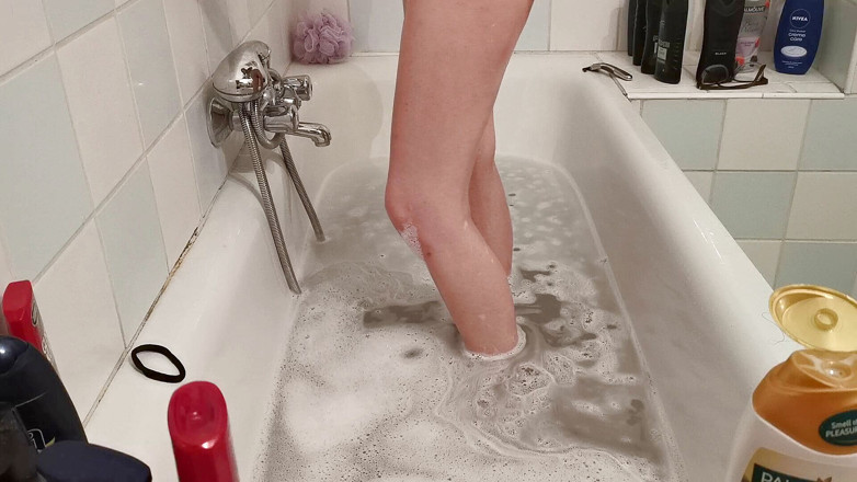 Beth Kinky: Bain et lavage de cheveux tard dans la nuit