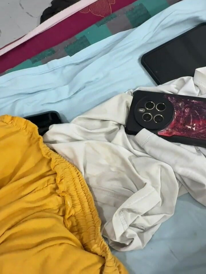 Apki Bhabhi: Suce ma chatte par devant puis baise-moi le cul