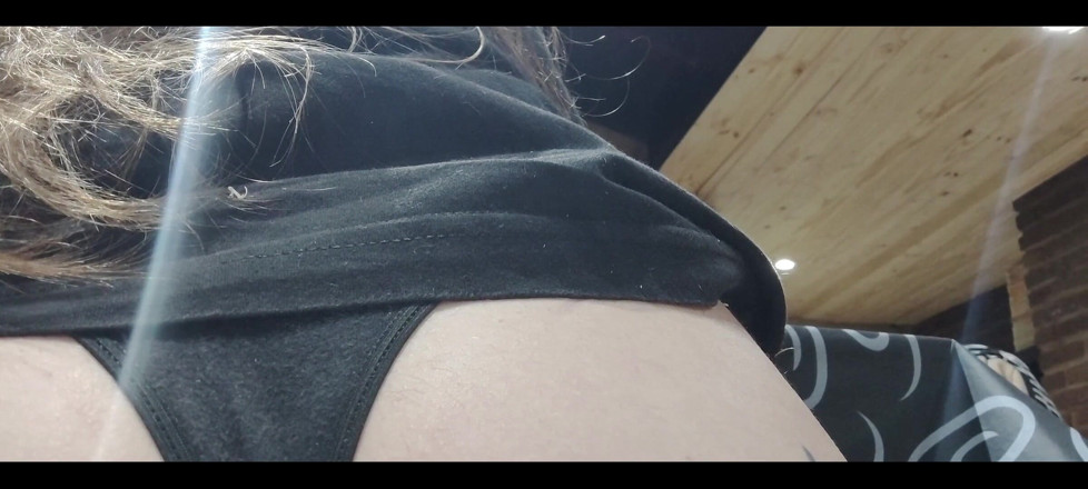 RavenHearth666VIP: Mijn huiswerk doen in een G-string