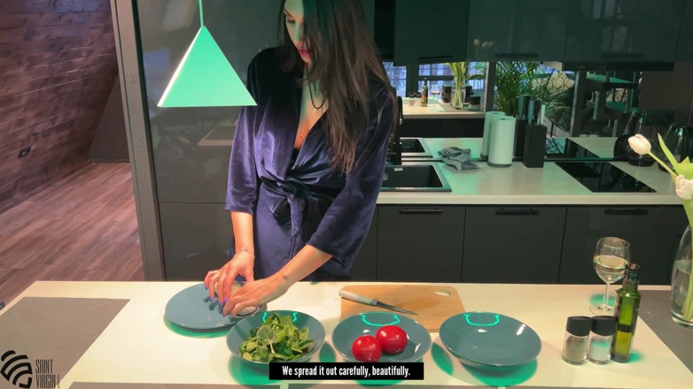 LizaVirgin: Cremita en la mesa de la cocina
