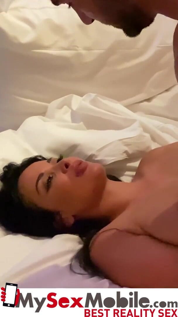 MySexMobile: Sextape Anissa Kate se silným chlapem - MySexMobile