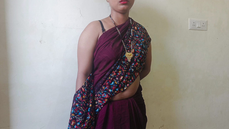 YOURAMRITA04: インドDesi妻は彼女の夫をだまし、部屋の家賃のために部屋の所有者と弄を取得します