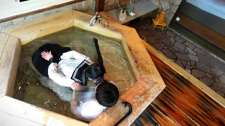 ushirosugatanomiki: Seragam menetes ditahan di bak mandi dan diajarkan di kelas...