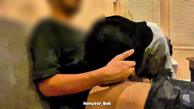 Hamster_Ball: MILF! Muslim Asia amatur mencuba zakar besar bosnya