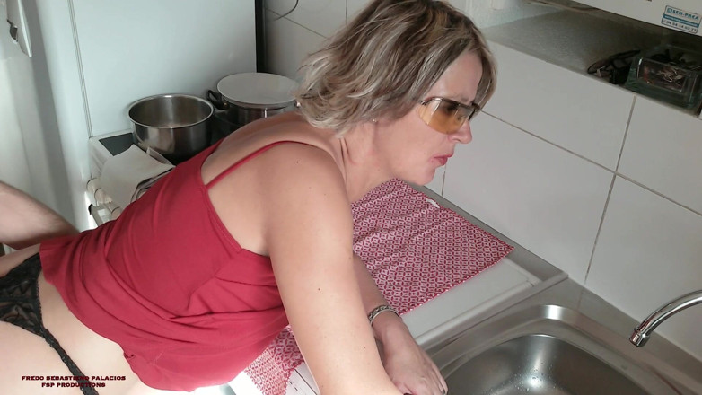 Karina S Palacios - Fredo Sebastieno Palacios: MiLF sexy bollente con oltre 45 MILF
