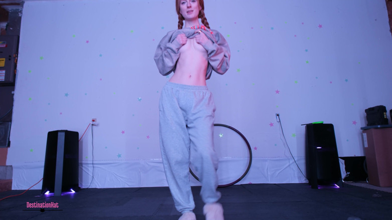 Destination Kat: Striptiz