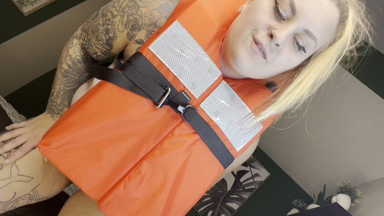 ChandlerKnight: Salvagente prova e cavalca il dildo davanti Vista e vista...