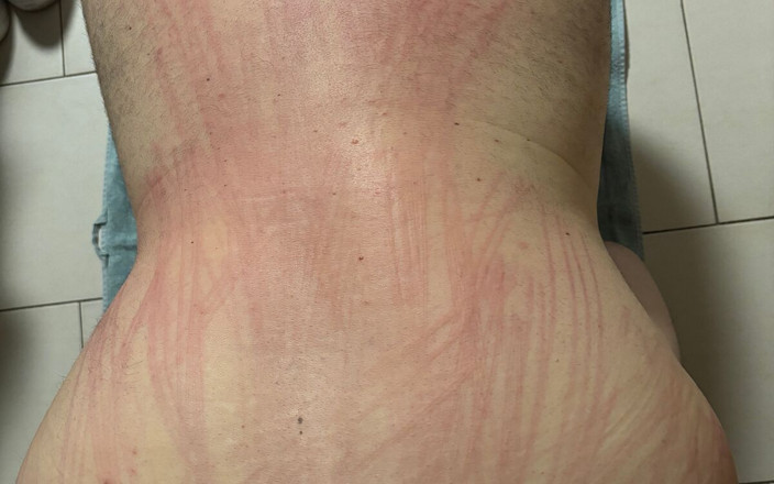 DomLadyMia: 도므레이디 미아 - 노예 - 낙인 -미아 - 피부에 대한 복종