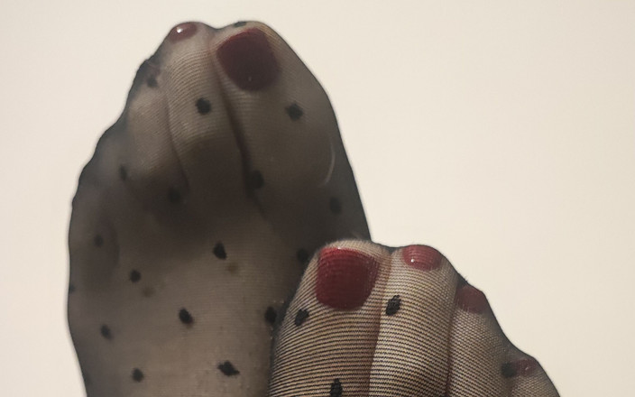 Clea feet: Clea क्रिसमस के लिए उपहार देती है
