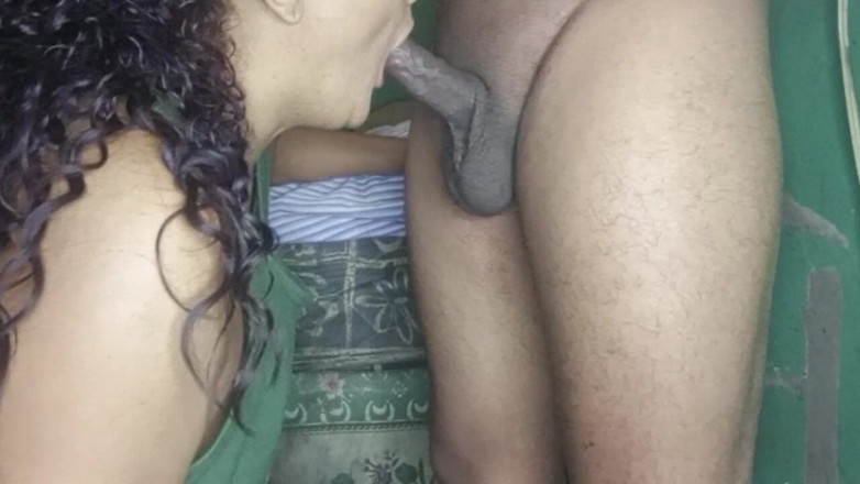 Sofixxx: 美味しい大きなお尻のブルネットのペニスフェラチオ