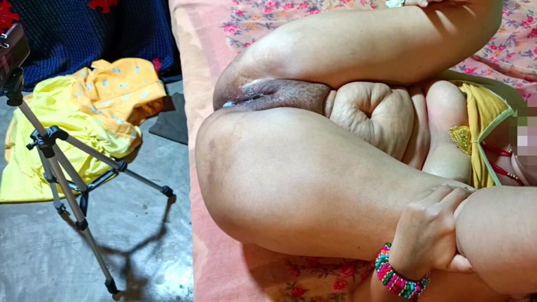 Housewife 69: Bhabhi tenía hambre de sexo duro así que llenando sus...