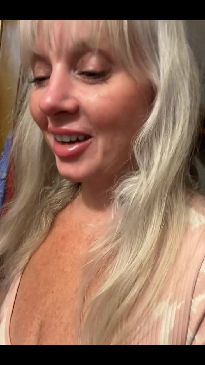PaintedRose Taboo Femdom Fetish MILF: ADHS lutscht viel