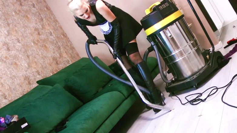 Goddess Celine: Baby-sitter vacumming