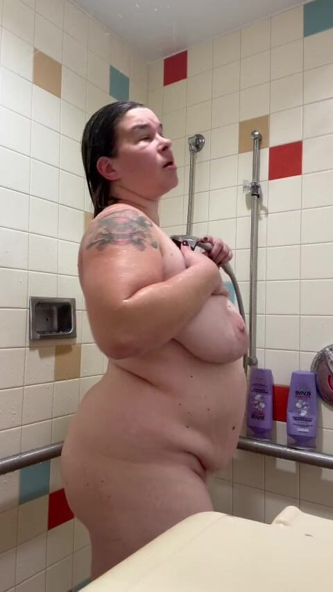 Hornybabe90: Ziekenhuisdouche