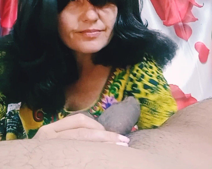 Bolly Karma: Perselingkuhan sama ibu tiri teman sendiri