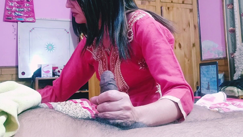 Bolly Karma: Abang tiri mahu saya memberikan handjob