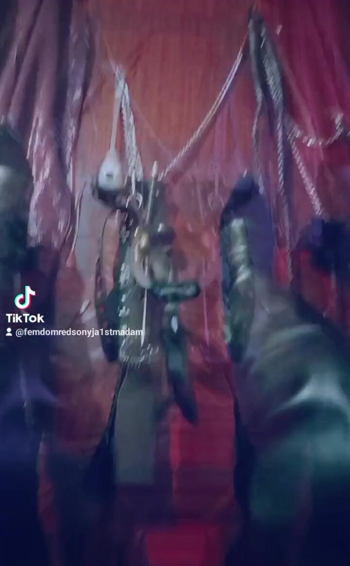 Dominatrix Redsonyja: Siempre los juegos bdsm y el alma en mí siempre...
