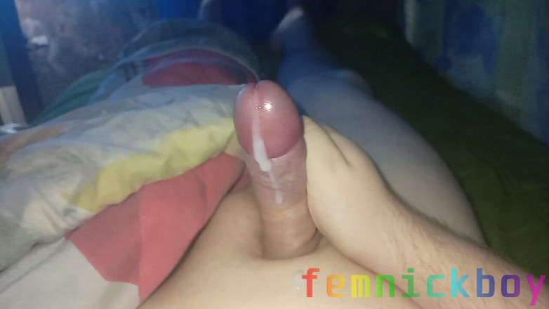 femnickboy: Spelen, domme kleine pik