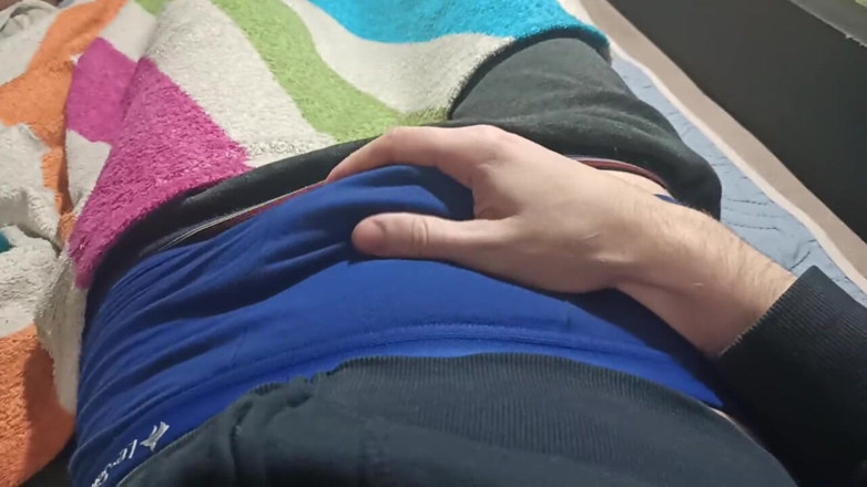 Pasha: 青いパンティの男が自分のチンコで弄り、擦っている