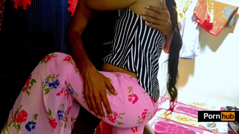 Housewife 69: Zum ersten mal sex mit freundin zu hause