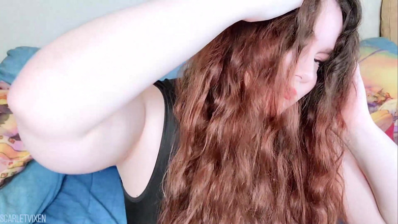 Scarlet Vixen: Headbanging e diversão de fetiche de cabelo