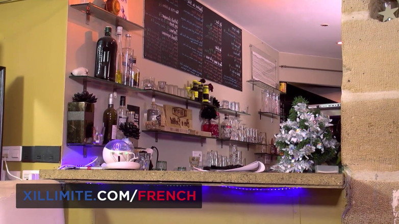 French girls at work: Barman francez care face sex anal incitant cu Rose Valerie