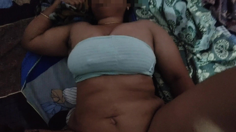 Black & white desicat: Bengali bhabhi visaakaa betrügen in Tube top, harten sex