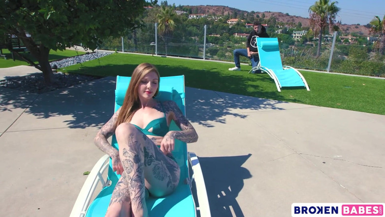 Broken babes: Chicas rotas - nena tatuada Penny Archer agrada a su joven...