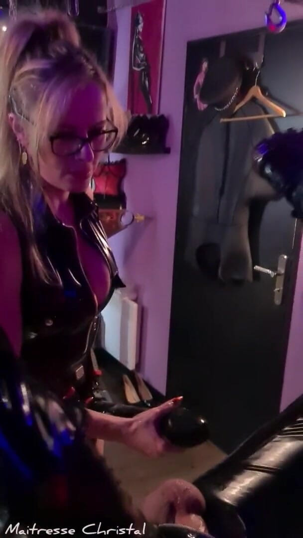 Maitresse Christal: Doggy pada sling saya, bahagian 2