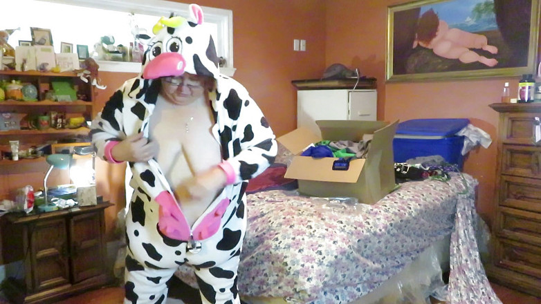 BBW nurse Vicki adventures with friends: Part 4 trying on new items for videos makeing request show...