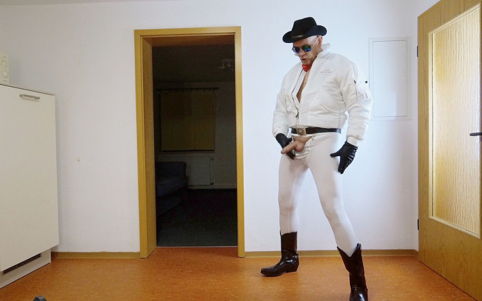 GERMANE_XL: White Lycra kauboy 2 viry shots
