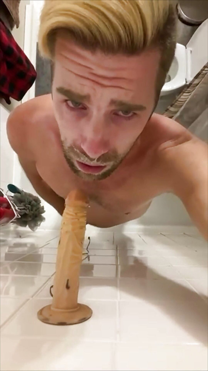 Makfrey: Fag Deepthroat Slimy Dildo