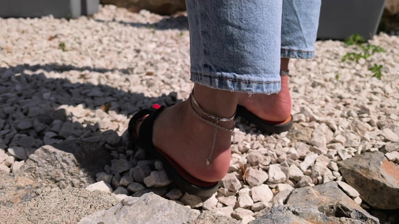Goddess Lena: Mules-spelet