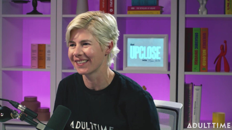 Adult Time Podcast: Hailey Rose diz que as pessoas subestimam beijos e intimidade