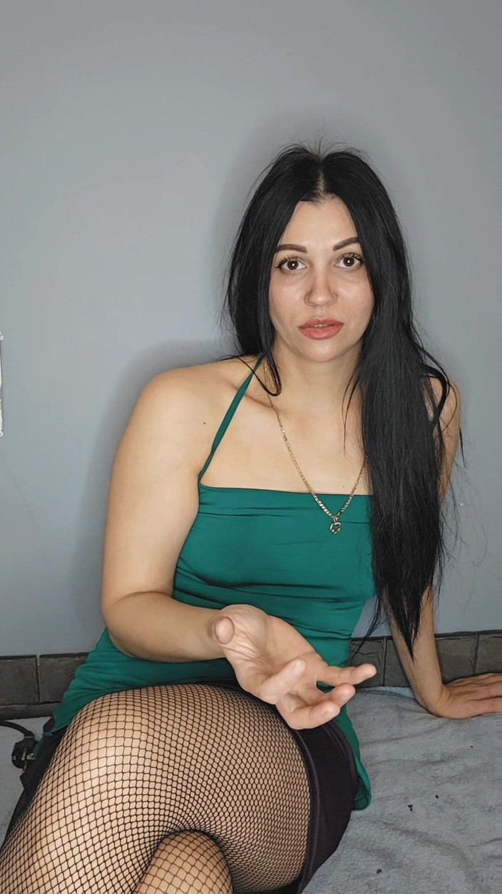 KristinaSlut: kya aap ise khud choosna chaahte hain?