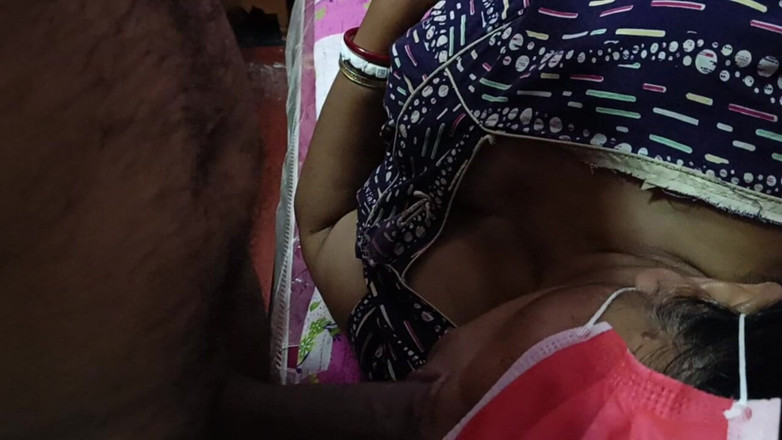 bengalihousewife: Suri rumah Bengali India Boudi menghisap batang besar