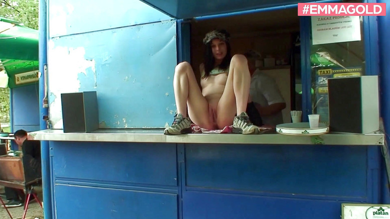 Emma Gold: Публічний секс, я трахаю її в ібіссі