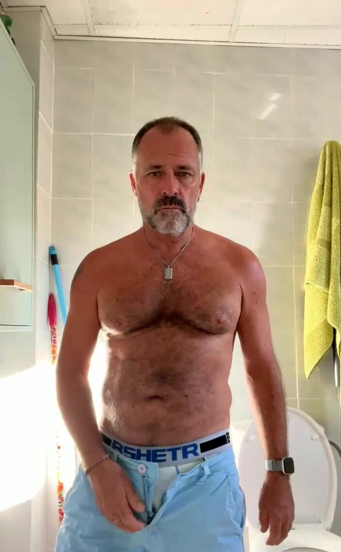 Daddybearvlc: Afternoon Tease. for My Dirty Bear Cubs