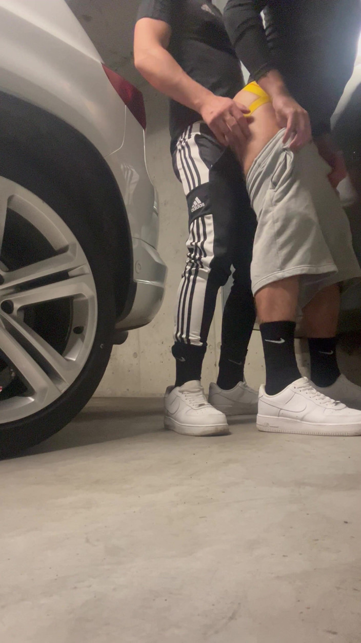 Black white studio: Parkeergelegenheid