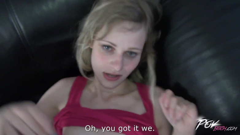 POV Bitch: Gagică blondă cu picioare mari visează o spermă după futai...